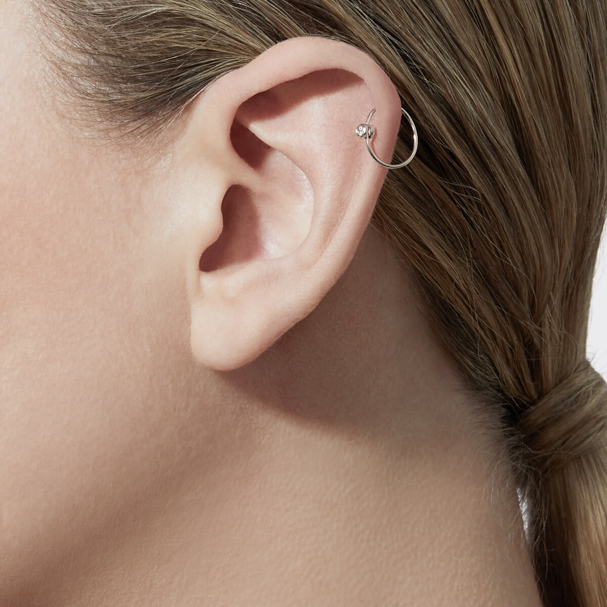One-Stone Hoop Pierce 01